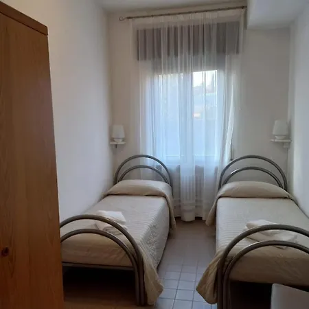 Elisabetta * לאזיסה